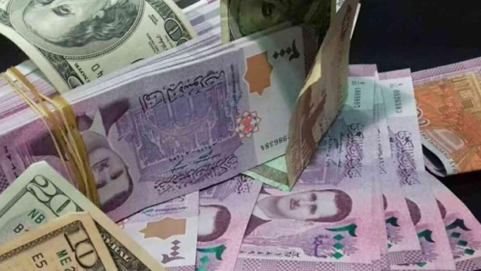 سعر جديد لليرة السورية أمام الدولار