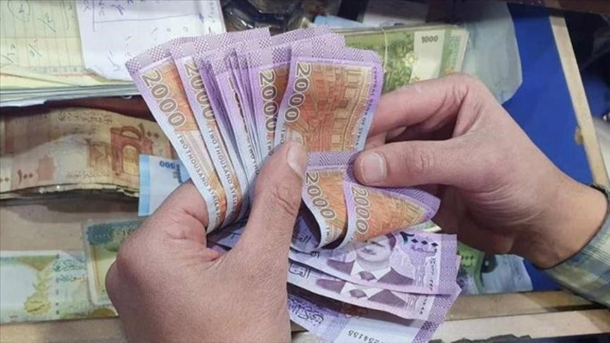 استقرار في سعر صرف الليرة السورية مقابل الدولار في افتتاح تعاملات اليوم الجمعة